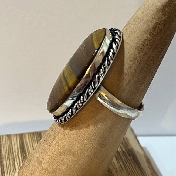 Tigers Eye Size 7.5 Stamped 925 Silver Overlay Gemstone Ring - Picture 3 of 8